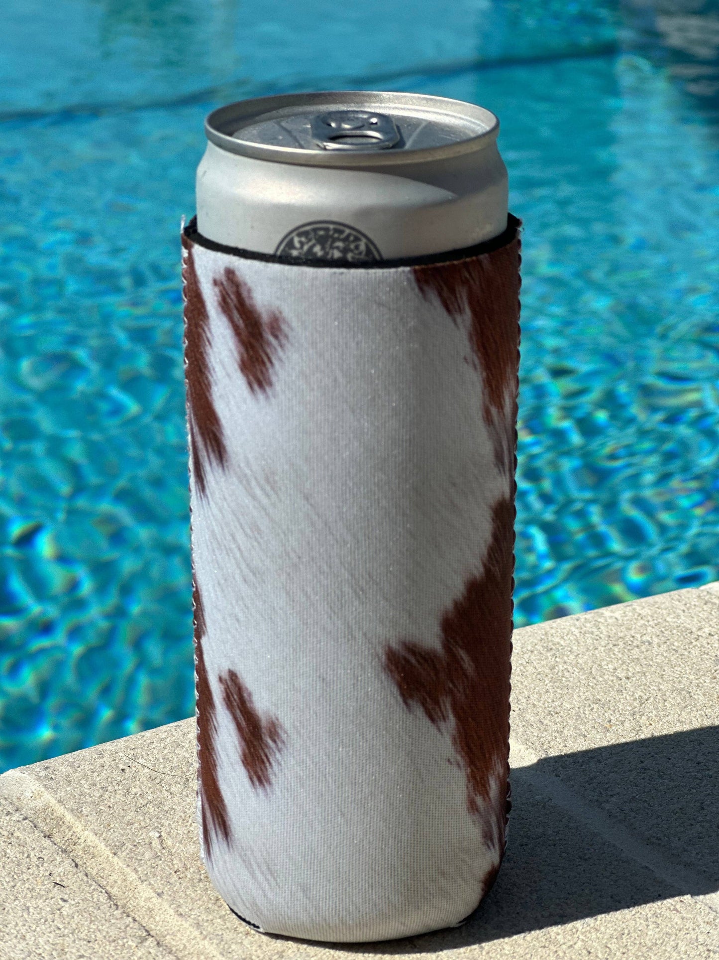 Slim Can Holder "Brown Cow"