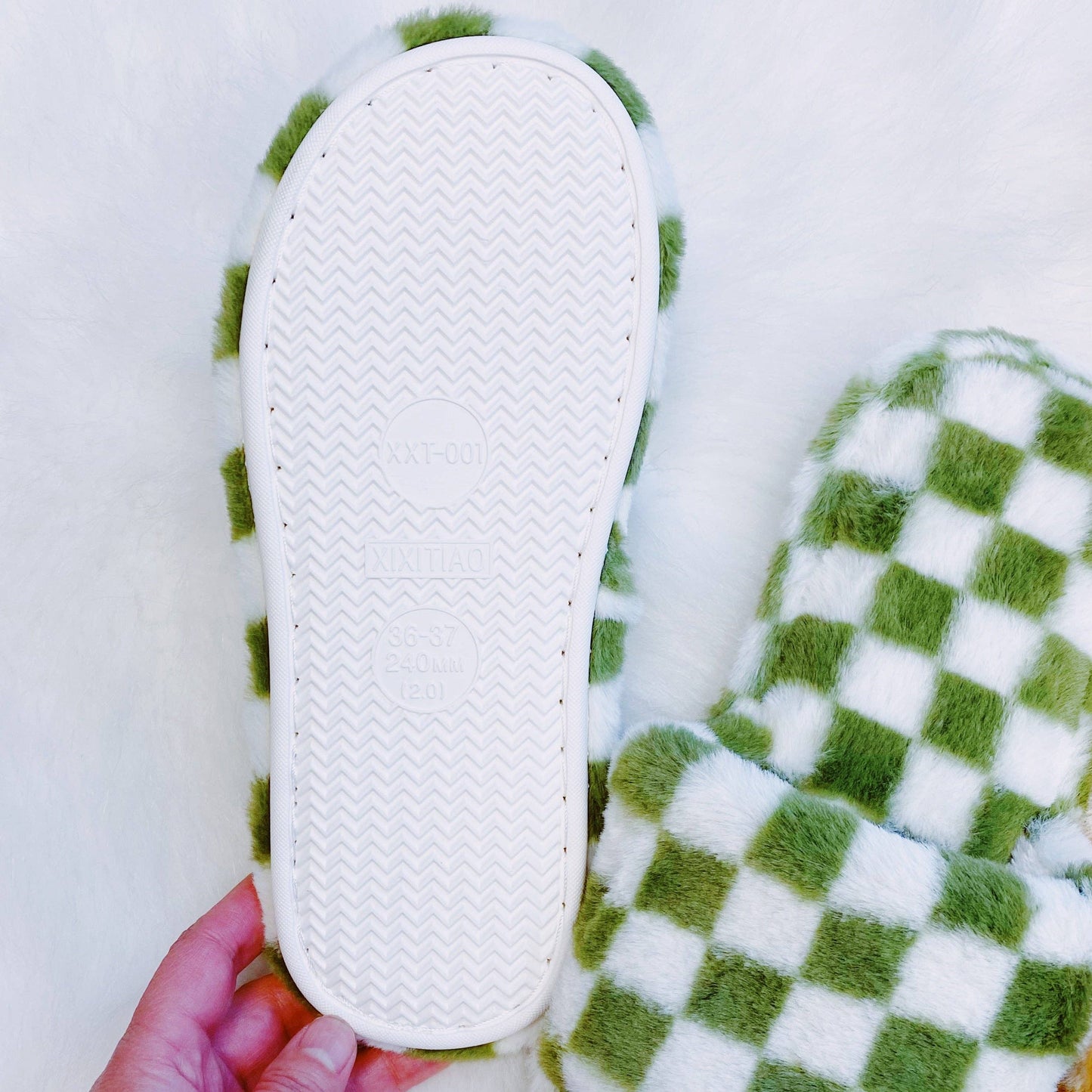 Luxe Lounge Checker Cozy Slipper