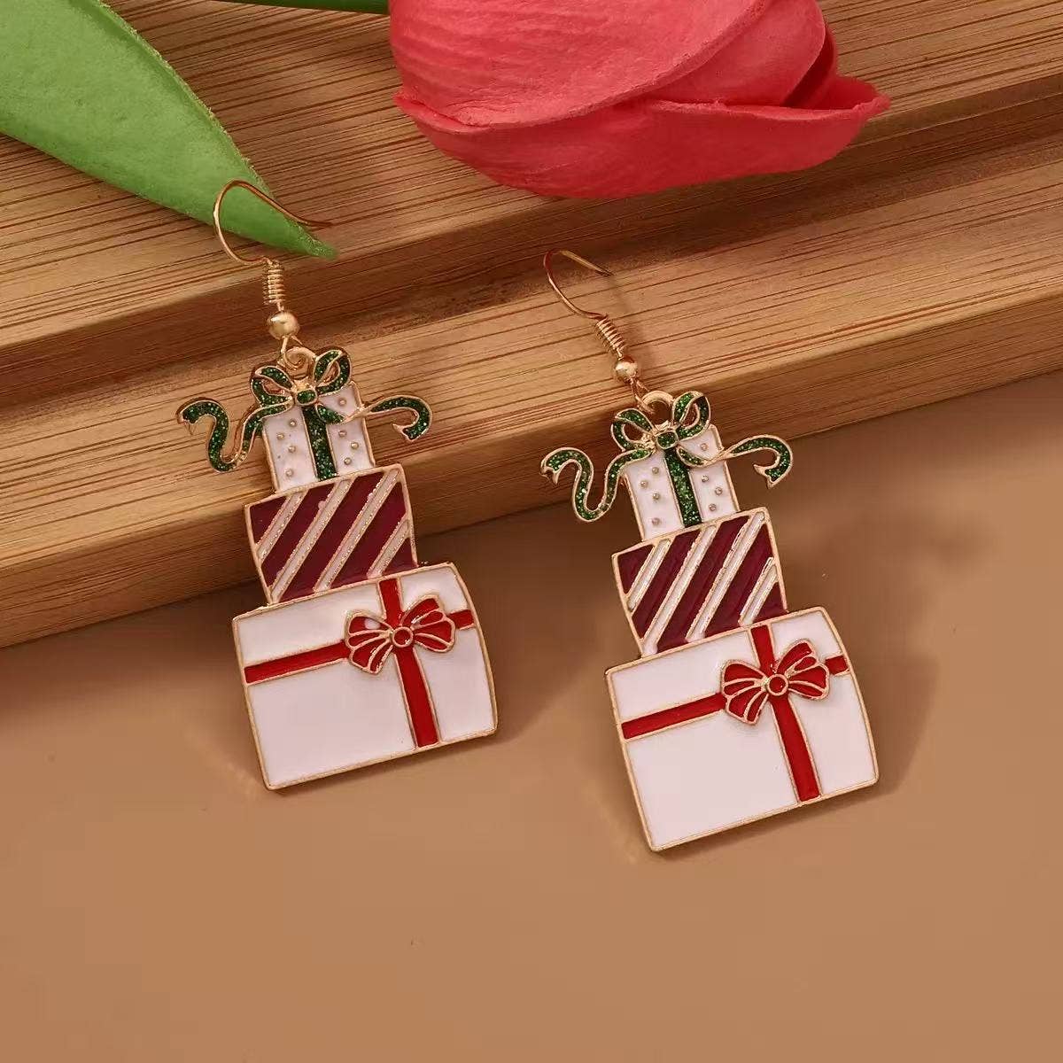 Cute Pair of Metal Painted Stackable Christmas Presents