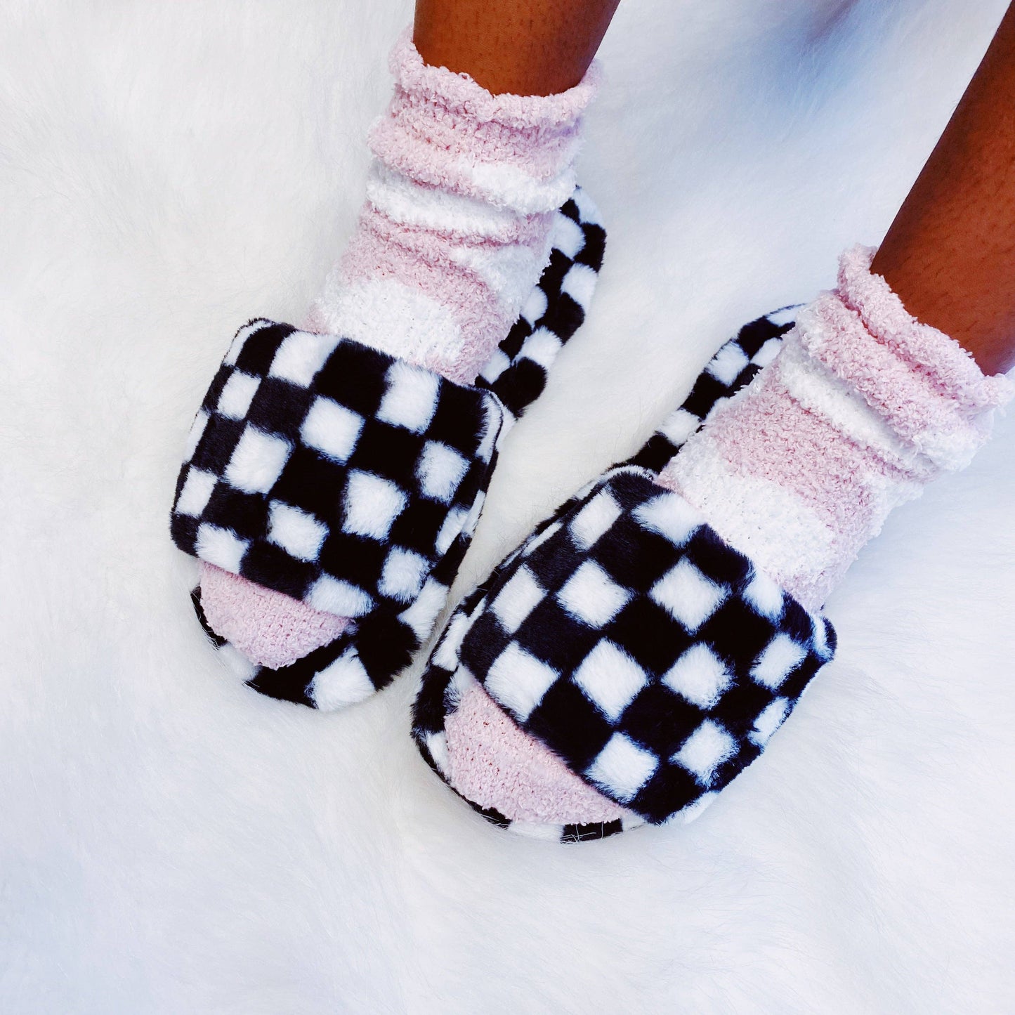 Luxe Lounge Checker Cozy Slipper
